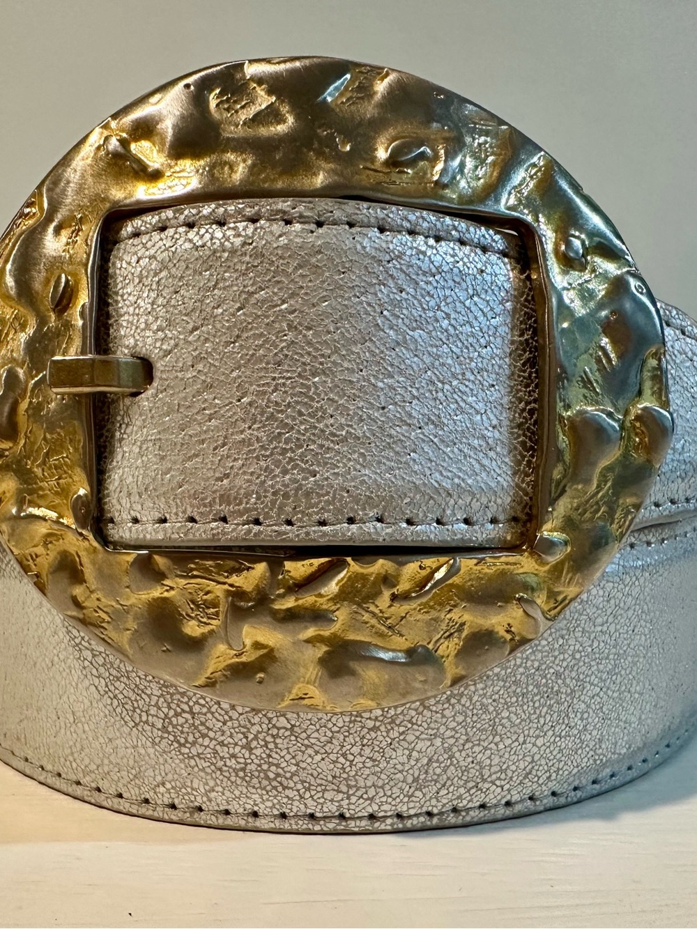 Per Se Italian Genuine Leather Belt, gold and silver
women’s size XS